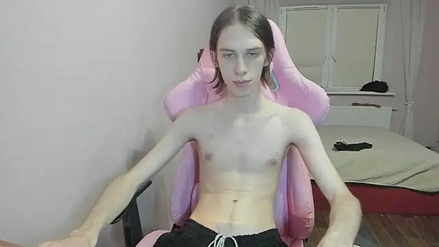 Snapshot of eleganc3 chatting on November 2025 07:01:02 PM eleganc3 online show from November 2025 07:01:02 PM