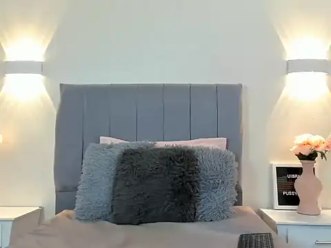 Snapshot of Emiily_cooper_x chatting on October 2025 01:42:02 PM Emiily cooper x online show from October 2025 01:42:02 PM