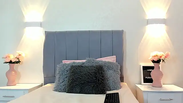 Snapshot of Emiily_cooper_x chatting on October 2025 02:16:02 PM Emiily cooper x online show from October 2025 02:16:02 PM