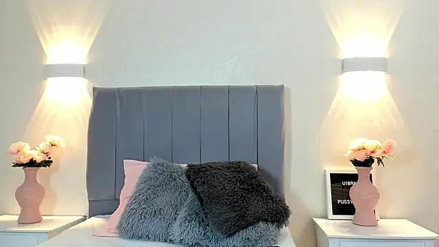 Snapshot of Emiily_cooper_x chatting on October 2025 03:10:01 PM Emiily cooper x online show from October 2025 03:10:01 PM