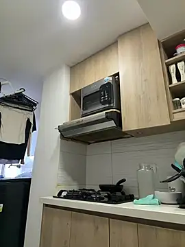  Zahara  online show from April 2026 10:57:02 PM