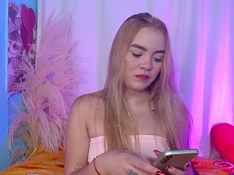 Miaa rosses3 online show from October 2025 11:44:02 PM