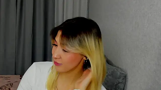 Bella svon online show from September 2025 01:13:02 PM