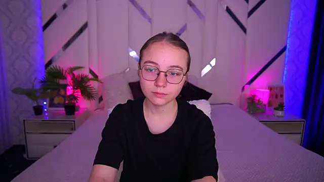 ArrinaWairr online show from October 2025 07:51:02 AM