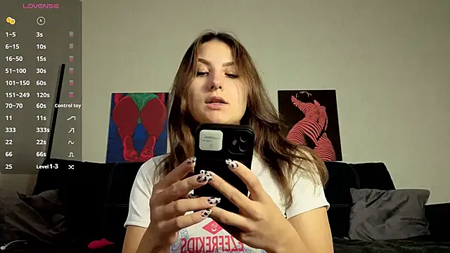 Snapshot of TrixiBell chatting on September 2025 04:06:01 AM TrixiBell online show from September 2025 04:06:01 AM