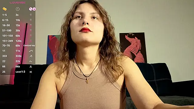 Snapshot of TrixiBell chatting on October 2025 04:09:02 AM TrixiBell online show from October 2025 04:09:02 AM