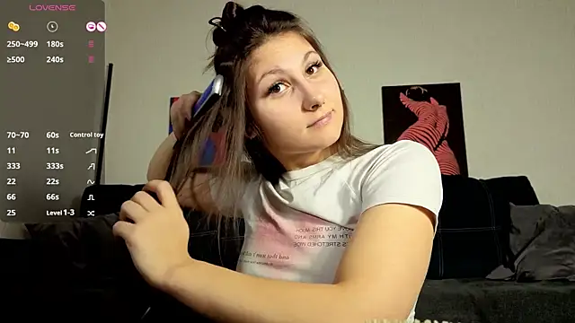 TrixiBell online show from November 2025 05:10:01 AM