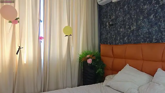 SoftBliss online show from September 2025 06:47:02 AM
