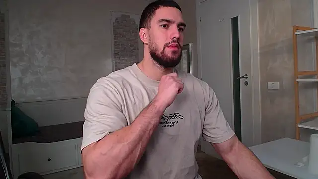 Snapshot of IvanHydee chatting on October 2025 05:42:02 AM IvanHydee online show from October 2025 05:42:02 AM