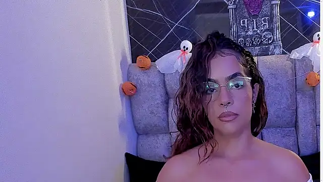 roxanne dl online show from October 2025 04:52:02 PM