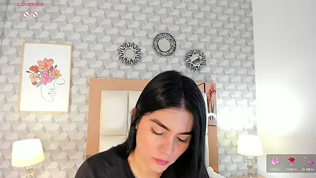 Snapshot of Sasha__sims__ chatting on September 2025 11:55:02 AM Sasha sims online show from September 2025 11:55:02 AM