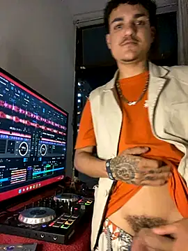 dinizdotado online show from October 2025 10:18:02 PM