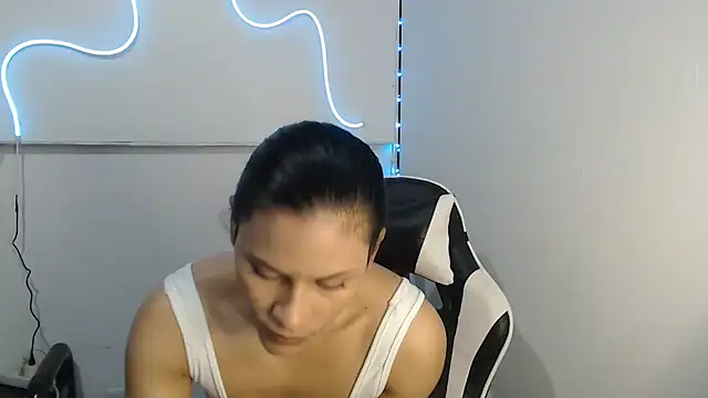 JessGarcia online show from December 2025 01:09:01 PM