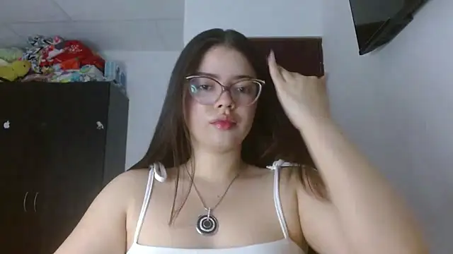 Snapshot of Valentina2390 chatting on May 2026 01:35:01 AM Valentina2390 online show from May 2026 01:35:01 AM