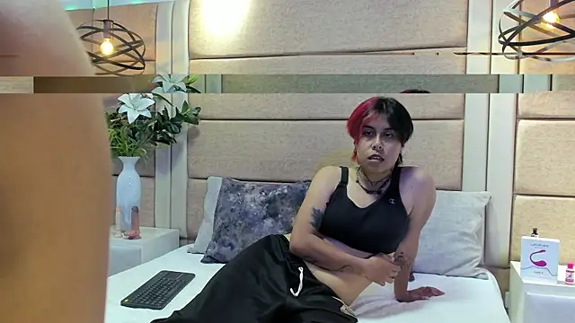 Snapshot of AnnieAndReach chatting on October 2025 08:09:02 PM AnnieAndReach online show from October 2025 08:09:02 PM