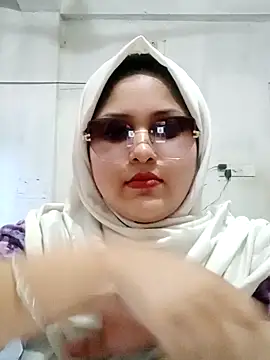 Snapshot of Nusrat-N chatting on May 2026 05:24:01 AM Nusrat-N online show from May 2026 05:24:01 AM