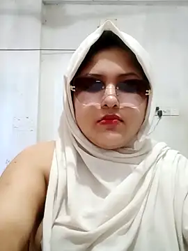 Snapshot of Nusrat-N chatting on May 2026 03:23:01 AM Nusrat-N online show from May 2026 03:23:01 AM