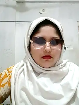 Snapshot of Nusrat-N chatting on May 2026 01:08:01 PM Nusrat-N online show from May 2026 01:08:01 PM