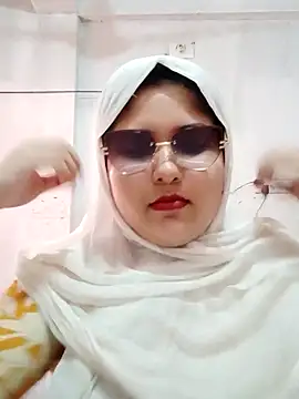 Snapshot of Nusrat-N chatting on June 2026 10:10:01 AM Nusrat-N online show from June 2026 10:10:01 AM