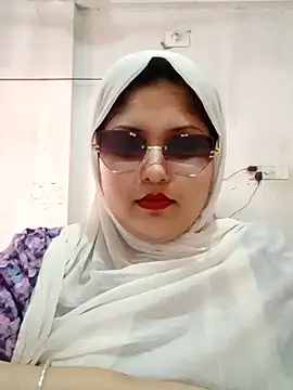 Snapshot of Nusrat-N chatting on June 2026 06:50:01 AM Nusrat-N online show from June 2026 06:50:01 AM