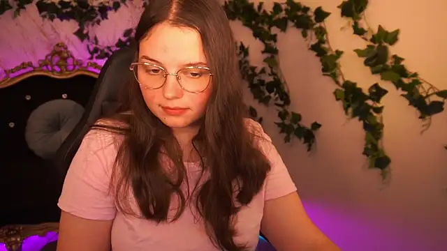 SophieDreamss online show from October 2025 01:44:02 PM