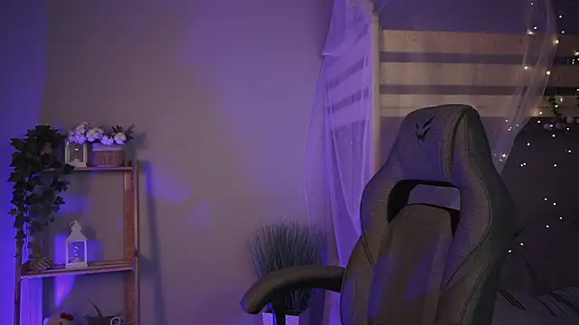 SakuraBliss online show from October 2025 04:51:02 PM