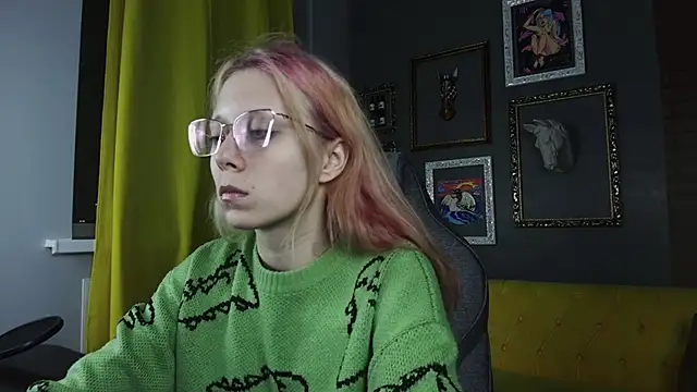 SakuraBliss online show from October 2025 02:20:01 PM