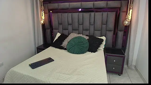 AdelineFiore online show from October 2025 11:41:02 AM