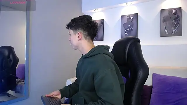 Snapshot of AdrianRinaldi chatting on September 2025 07:52:01 PM AdrianRinaldi online show from September 2025 07:52:01 PM