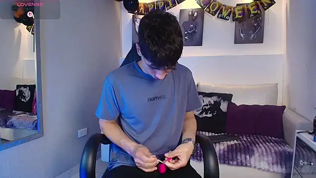 Snapshot of AdrianRinaldi chatting on October 2025 08:18:02 PM AdrianRinaldi online show from October 2025 08:18:02 PM