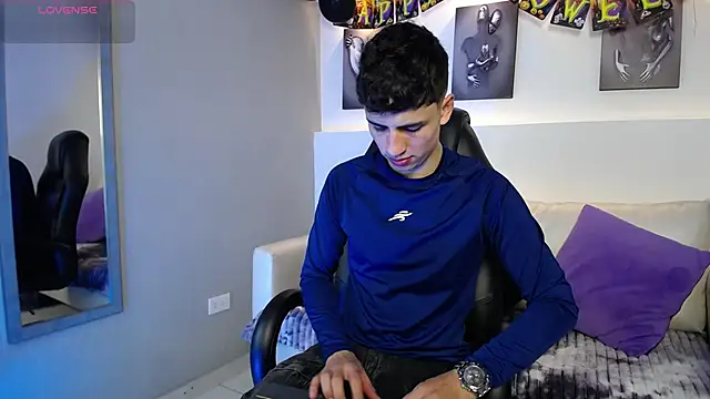 Snapshot of AdrianRinaldi chatting on October 2025 08:31:02 PM AdrianRinaldi online show from October 2025 08:31:02 PM