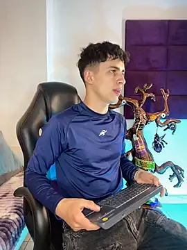 Snapshot of AdrianRinaldi chatting on October 2025 07:48:01 PM AdrianRinaldi online show from October 2025 07:48:01 PM