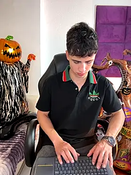 Snapshot of AdrianRinaldi chatting on October 2025 08:10:01 PM AdrianRinaldi online show from October 2025 08:10:01 PM