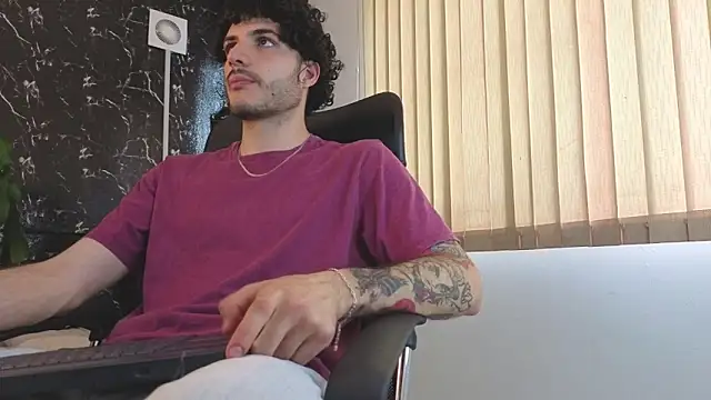 Rafael Mendezz online show from April 2026 08:42:02 PM