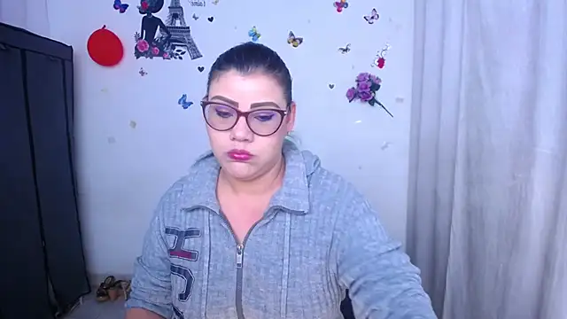 Snapshot of ValeriaHairy chatting on September 2025 05:20:02 AM ValeriaHairy online show from September 2025 05:20:02 AM
