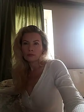 Snapshot of Julia_Giulia chatting on October 2025 10:10:02 AM Julia Giulia online show from October 2025 10:10:02 AM