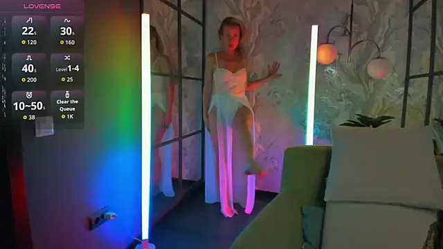 Julia Giulia online show from July 2026 09:51:01 PM