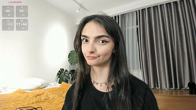 Morena Dolce online show from April 2026 01:52:02 PM