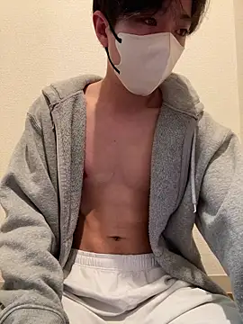 Yuma0718 online show from April 2026 11:35:01 PM