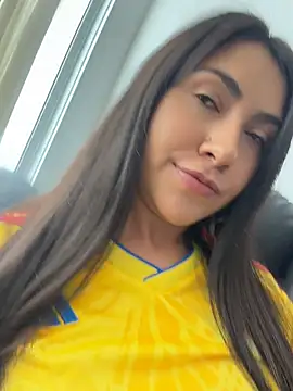 Snapshot of miel_latina chatting on June 2026 08:55:02 PM miel latina online show from June 2026 08:55:02 PM