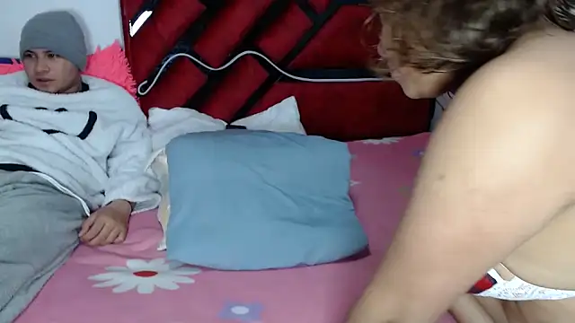 Snapshot of hot_lady19 chatting on September 2025 03:47:01 PM hot lady19 online show from September 2025 03:47:01 PM