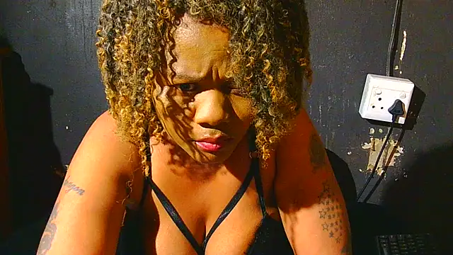 Augustine-Blooomxx online show from October 2025 12:33:02 AM