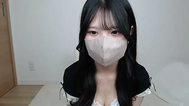 Snapshot of yuna_rin chatting on September 2025 11:10:01 AM yuna rin online show from September 2025 11:10:01 AM