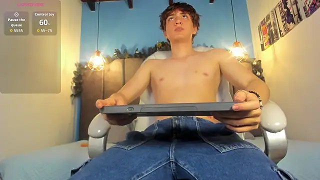 Oscar and dani online show from November 2025 04:04:01 AM