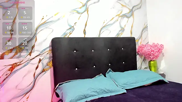 RoxanaBorns  online show from August 2026 03:03:01 PM