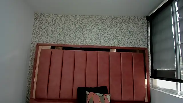 Hanna Lee   online show from October 2025 07:33:01 PM