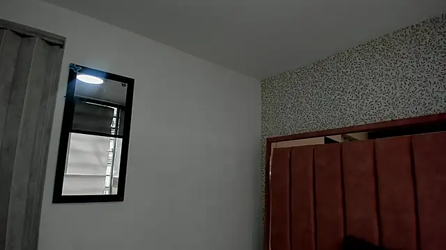 Hanna Lee   online show from October 2025 07:35:02 PM