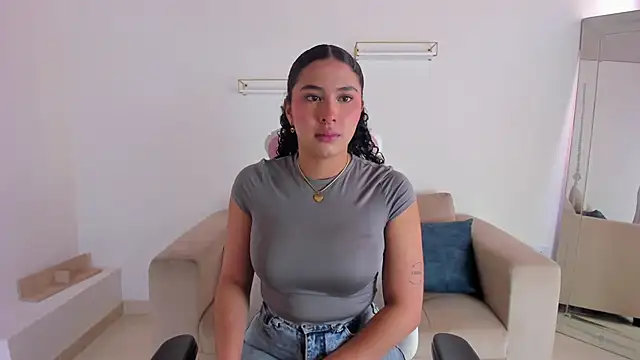 april smiith online show from September 2025 01:35:02 PM