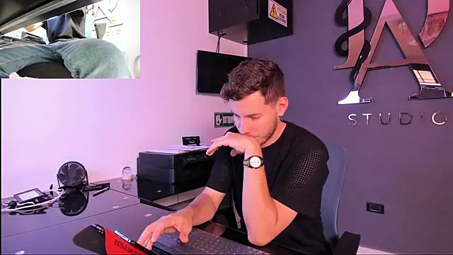 Snapshot of lara_and_danny chatting on September 2025 04:32:01 PM lara and danny online show from September 2025 04:32:01 PM