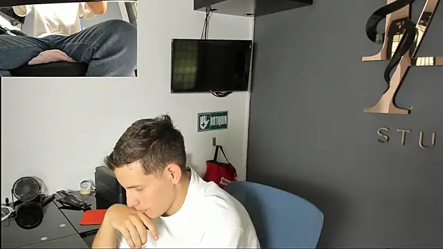 Snapshot of lara_and_danny chatting on September 2025 07:17:02 PM lara and danny online show from September 2025 07:17:02 PM